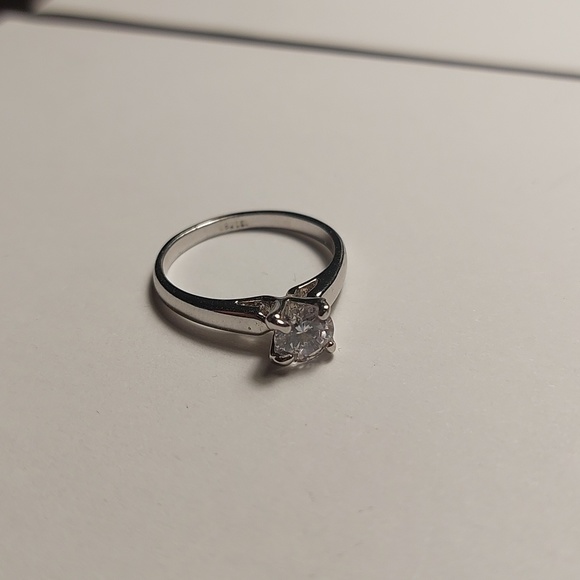 Ring - Picture 2 of 4